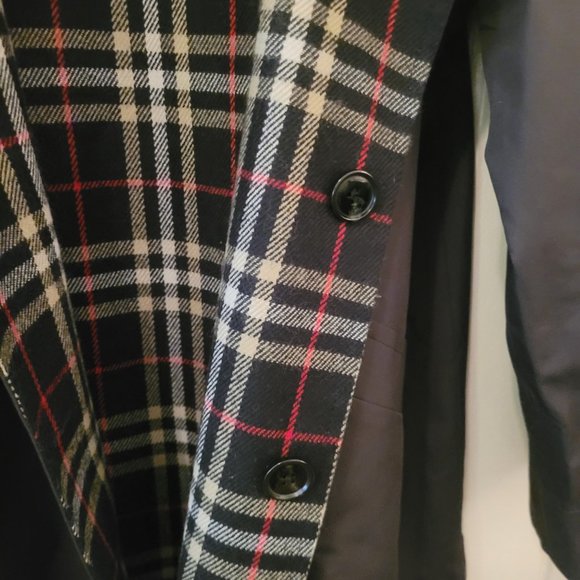 Woman's Madison Reversible Jacket Plaid or Solid Black - Picture 6 of 14